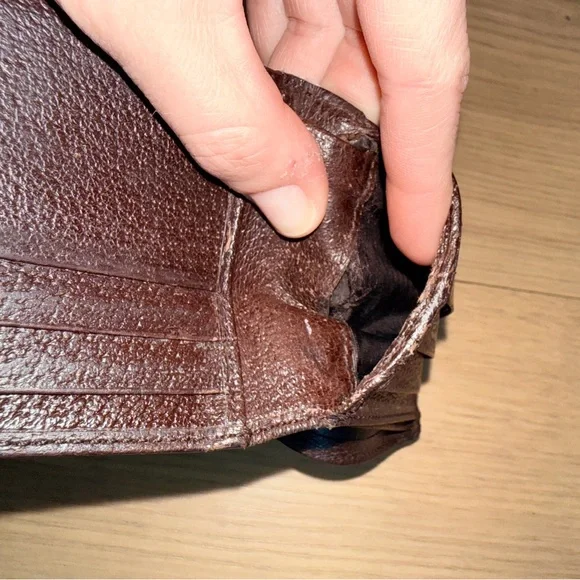 Gucci Mens Brown Leather Bifold Wallet with Green and Red Stripe - Picture 8 of 13